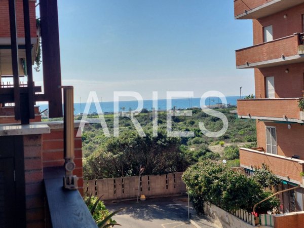 appartamento in vendita a Roma in zona Lido di Castel Fusano