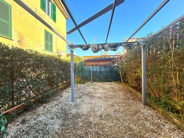 appartamento in vendita a Roma in zona Appio Pignatelli