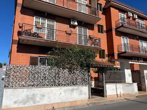 appartamento in vendita a Roma in zona Dragona/Bagnoletto