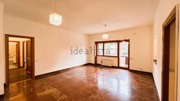 appartamento in vendita a Roma in zona EUR