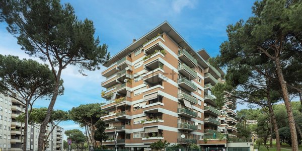 appartamento in vendita a Roma in zona EUR