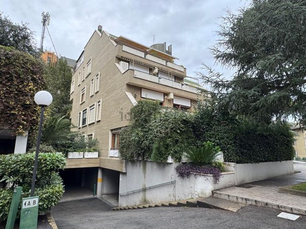 appartamento in vendita a Roma in zona Mostacciano