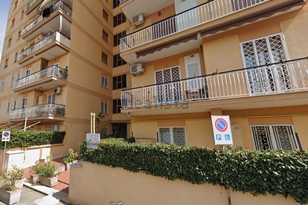 appartamento in vendita a Roma in zona Torre Angela