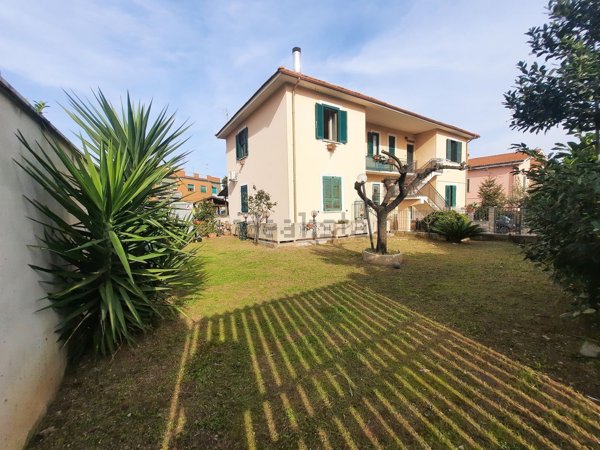 appartamento in vendita a Roma in zona Finocchio