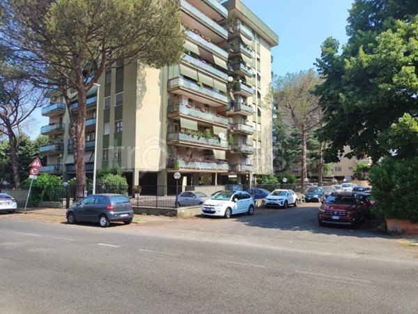 appartamento in vendita a Roma in zona Torrino