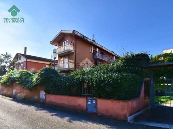 appartamento in vendita a Roma in zona Appio Claudio