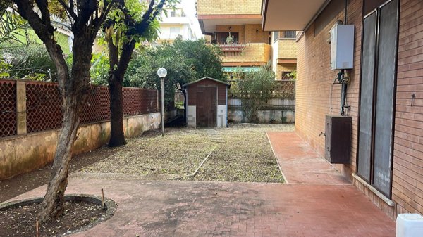 appartamento in vendita a Roma in zona Ostia