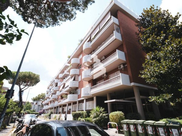 appartamento in vendita a Roma in zona Mostacciano