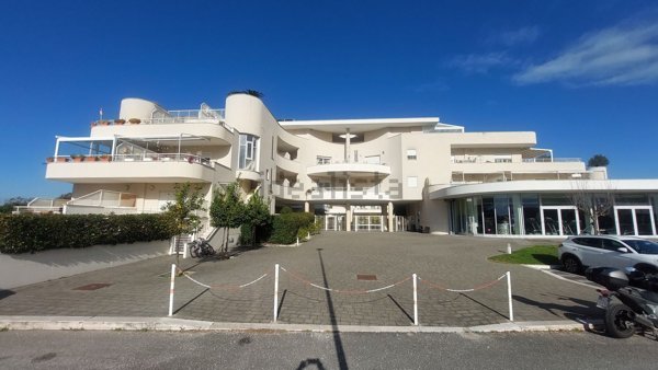 appartamento in vendita a Roma in zona Valle Santa