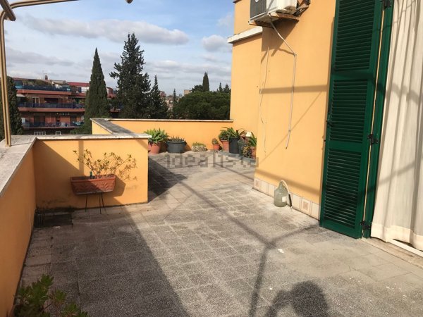 appartamento in vendita a Roma in zona Tuscolano
