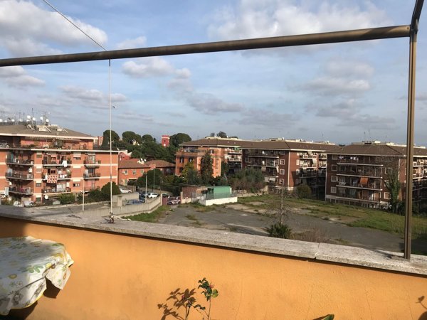 appartamento in vendita a Roma in zona Tuscolano