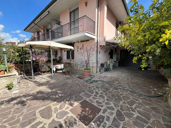 appartamento in vendita a Roma in zona Borghesiana