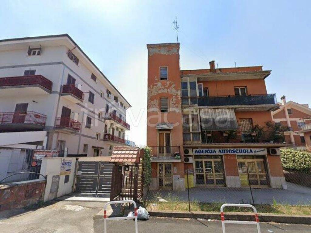appartamento in vendita a Roma in zona Finocchio