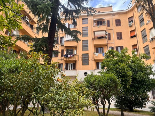 appartamento in vendita a Roma in zona Della Vittoria