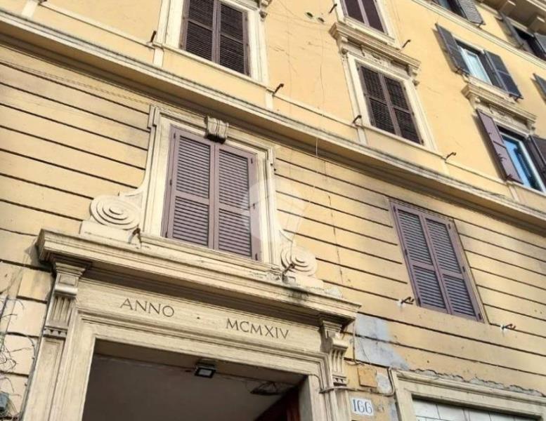 appartamento in vendita a Roma in zona Esquilino