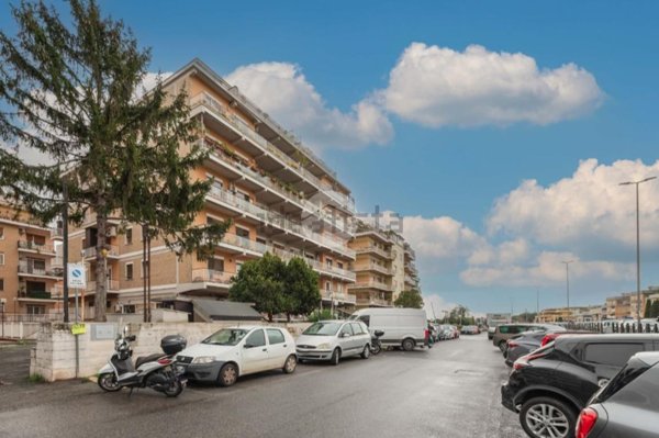 appartamento in vendita a Roma in zona Primavalle