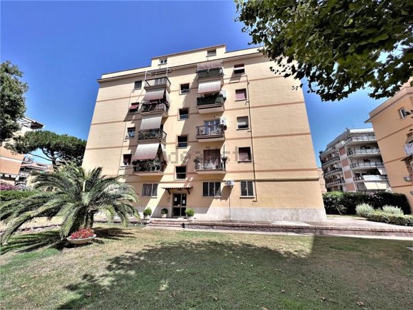 appartamento in vendita a Roma in zona Ostia