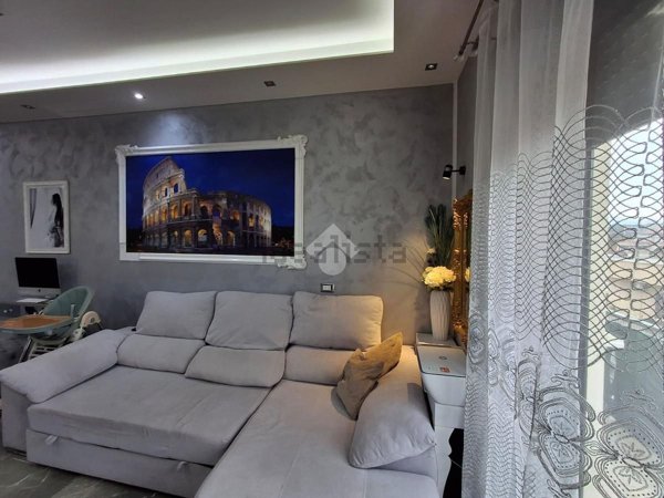 appartamento in vendita a Roma in zona Tor Bella Monaca
