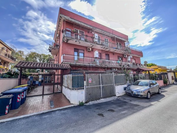 appartamento in vendita a Roma in zona Acilia
