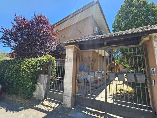 appartamento in vendita a Roma in zona Appio Pignatelli
