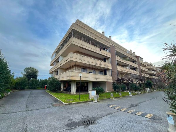 appartamento in vendita a Roma in zona Ponte di Nona