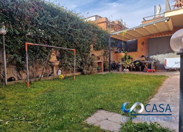 appartamento in vendita a Roma in zona Tor Bella Monaca