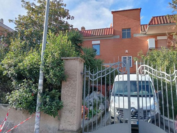 appartamento in vendita a Roma in zona Primavalle