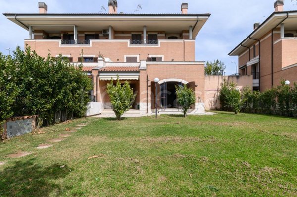 appartamento in vendita a Roma in zona Trigoria