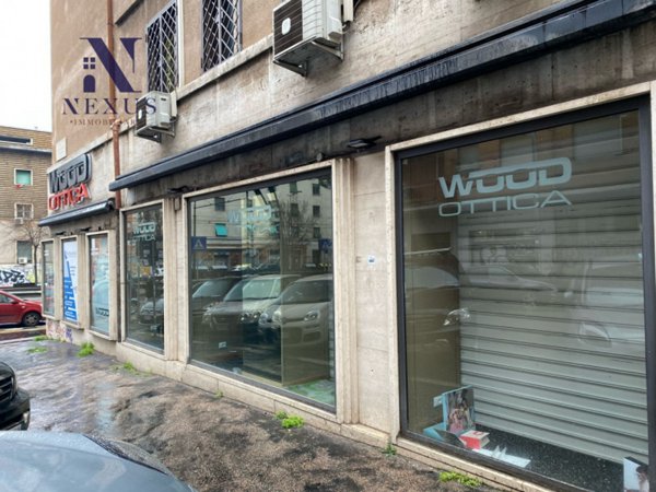 negozio in vendita a Roma in zona Collatino