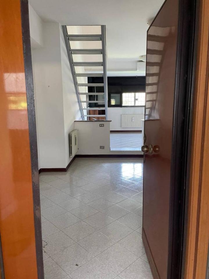 appartamento in vendita a Roma in zona Ardeatino