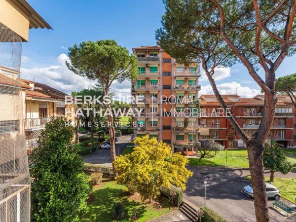 appartamento in vendita a Roma in zona Appio Claudio