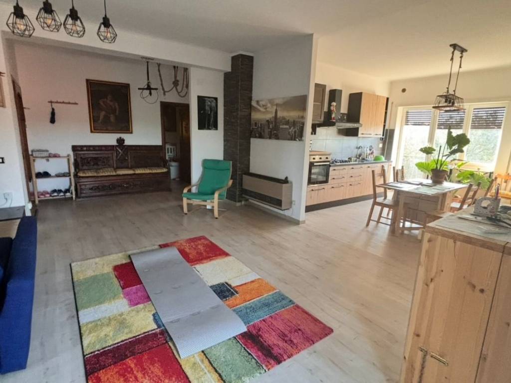 appartamento in vendita a Roma in zona Castel di Leva