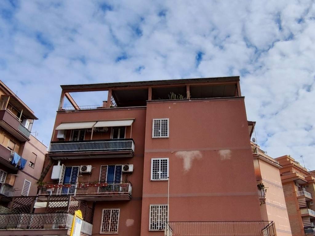 appartamento in vendita a Roma in zona Primavalle