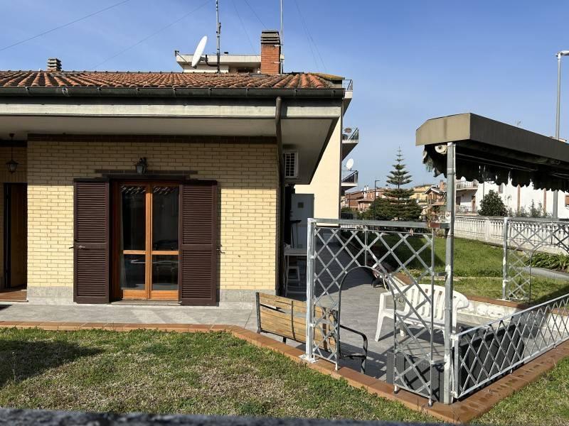 casa indipendente in vendita a Roma in zona Ottavia