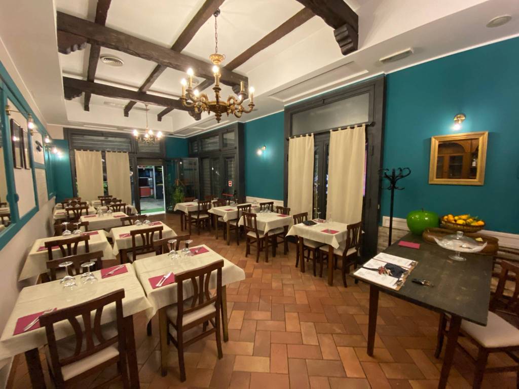negozio in vendita a Roma in zona Tuscolano