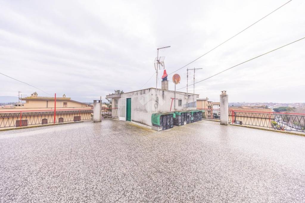 mansarda in vendita a Roma in zona Lunghezza