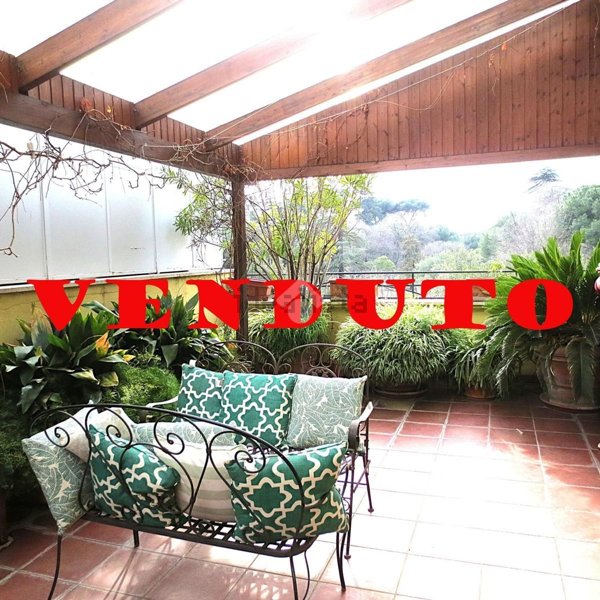 appartamento in vendita a Roma in zona Appio Latino