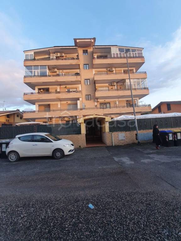 appartamento in vendita a Roma in zona Borghesiana