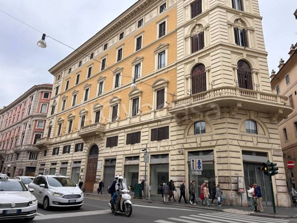 negozio in affitto a Roma in zona Rione Regola