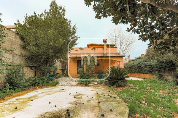 appartamento in vendita a Roma in zona Borghesiana