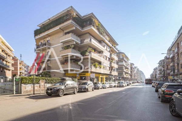 appartamento in vendita a Roma in zona Monte Sacro/Talenti