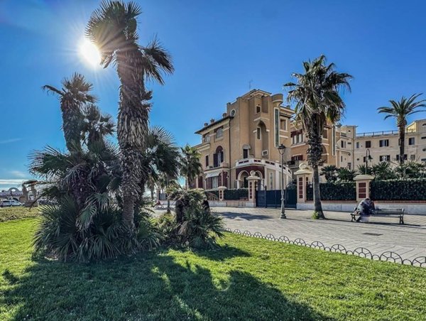 appartamento in vendita a Roma in zona Ostia