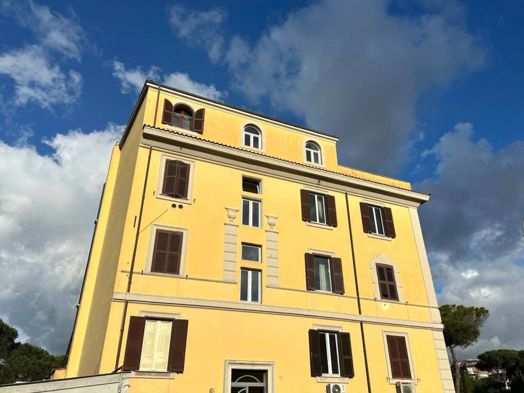appartamento in vendita a Roma in zona Della Vittoria