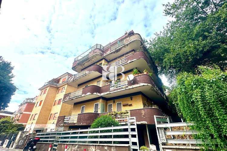appartamento in vendita a Roma in zona Tomba di Nerone