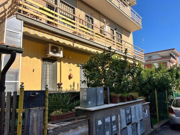 appartamento in vendita a Roma in zona Finocchio