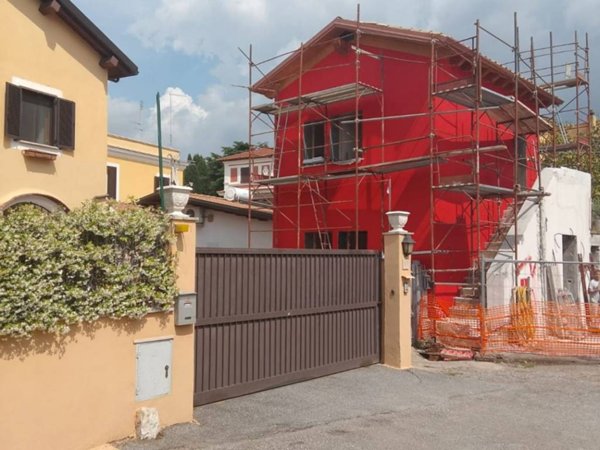 casa indipendente in vendita a Roma in zona Prenestino-Labicano