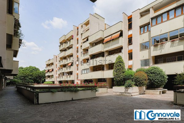 appartamento in vendita a Roma in zona Giuliano Dalmata