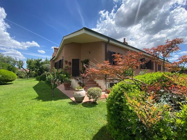 casa indipendente in vendita a Roma