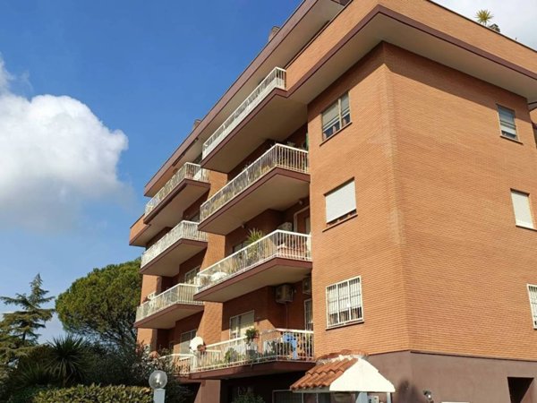 appartamento in vendita a Roma in zona Torre Gaia