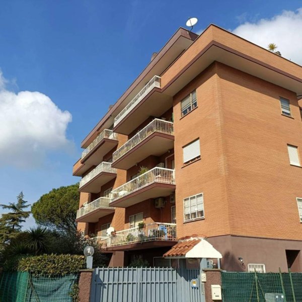 appartamento in vendita a Roma in zona Torre Gaia